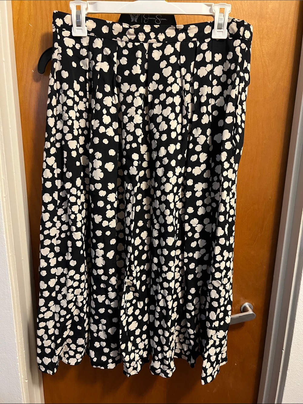 Black and White Floral Midi Skirt - Pleated Flow
